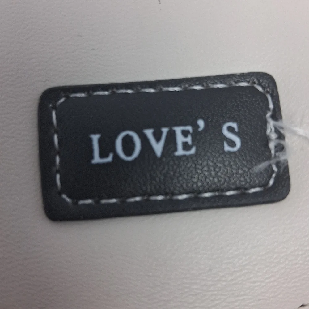 NEW  Love Cream and Multicolor Women's Wallet.    Size 7.5